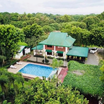 Luxurious Pool at House in Pampanga