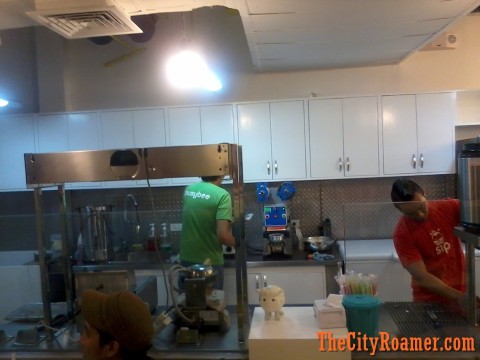 Busy Kitchen at Sip Milk Tea New Farmers Plaza