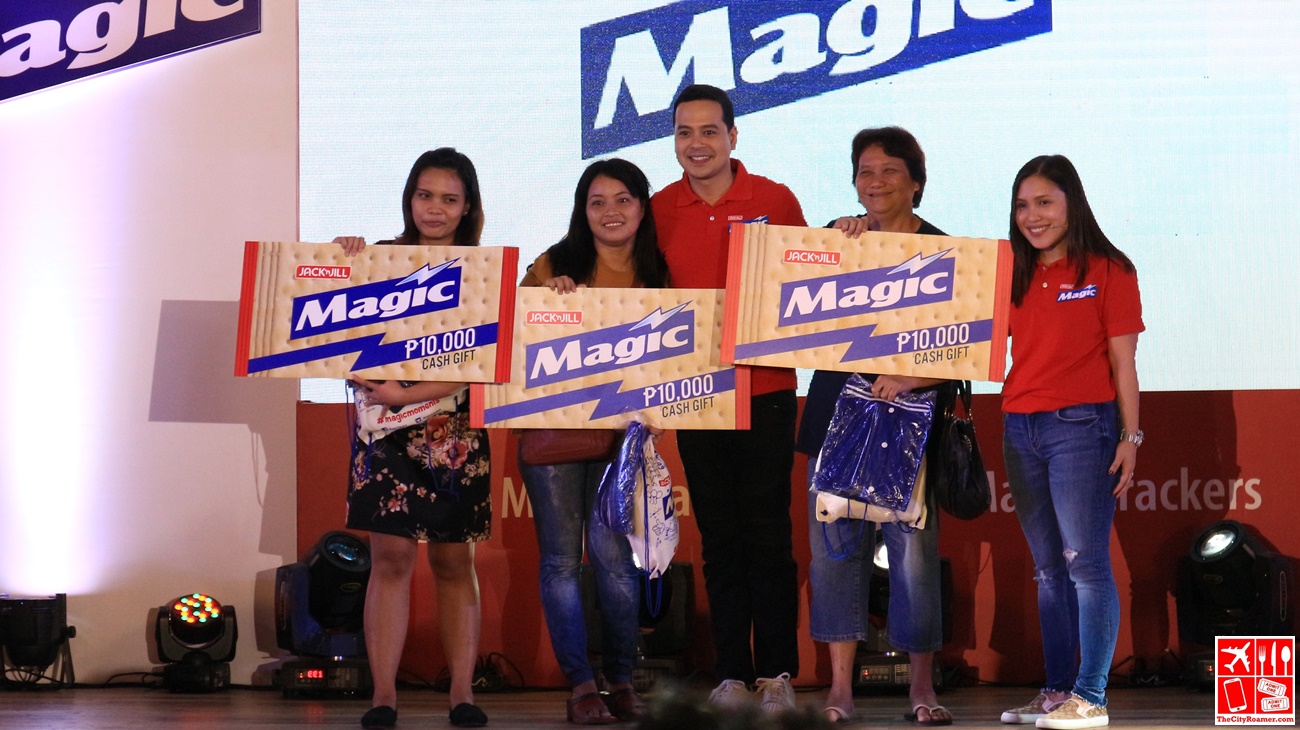 Raffle winners of Php10000 at the Magic Crackers Mobile App launch