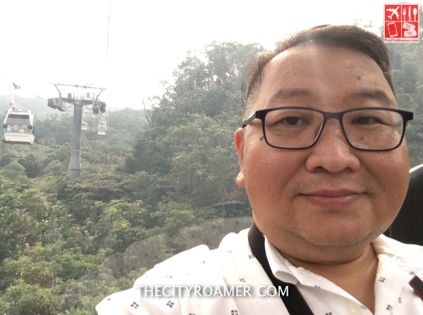 Enjoying the Maokong Gondola Ride
