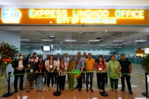 Ribbon cutting ceremony of the Parañaque Express Lingkod Office at Ayala Malls Manila Bay