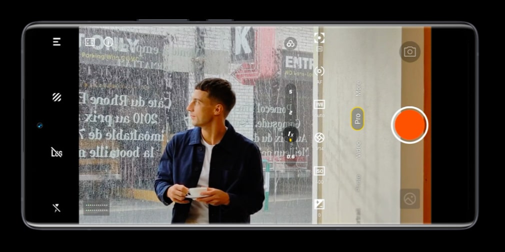 Be entertained with vivo X80 Series phone