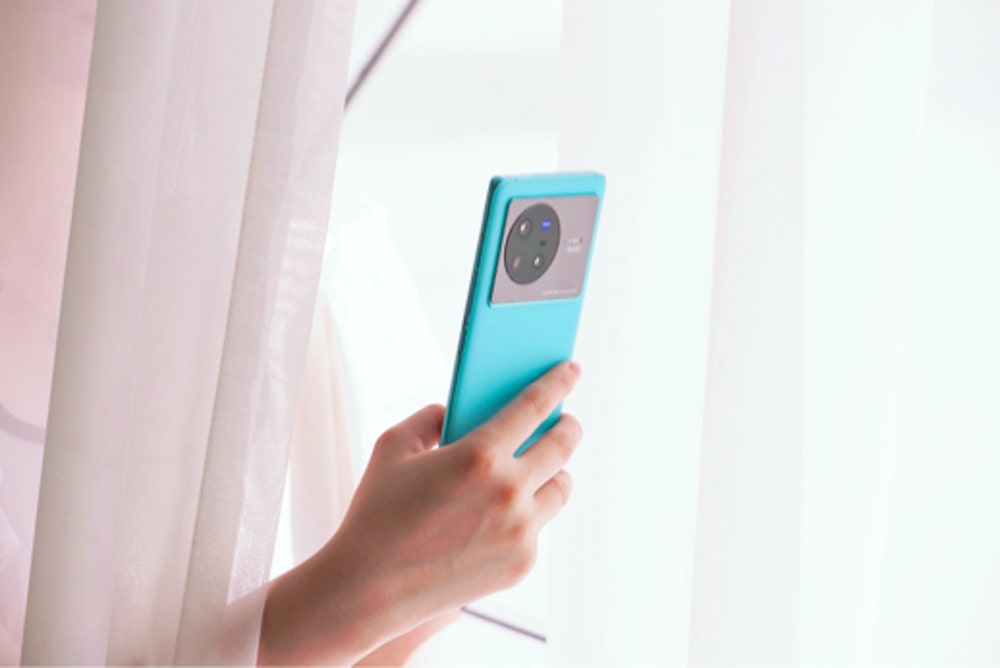 Power up with the vivo X80 series even when staying indoors Power up with the vivo X80 series even when staying indoors