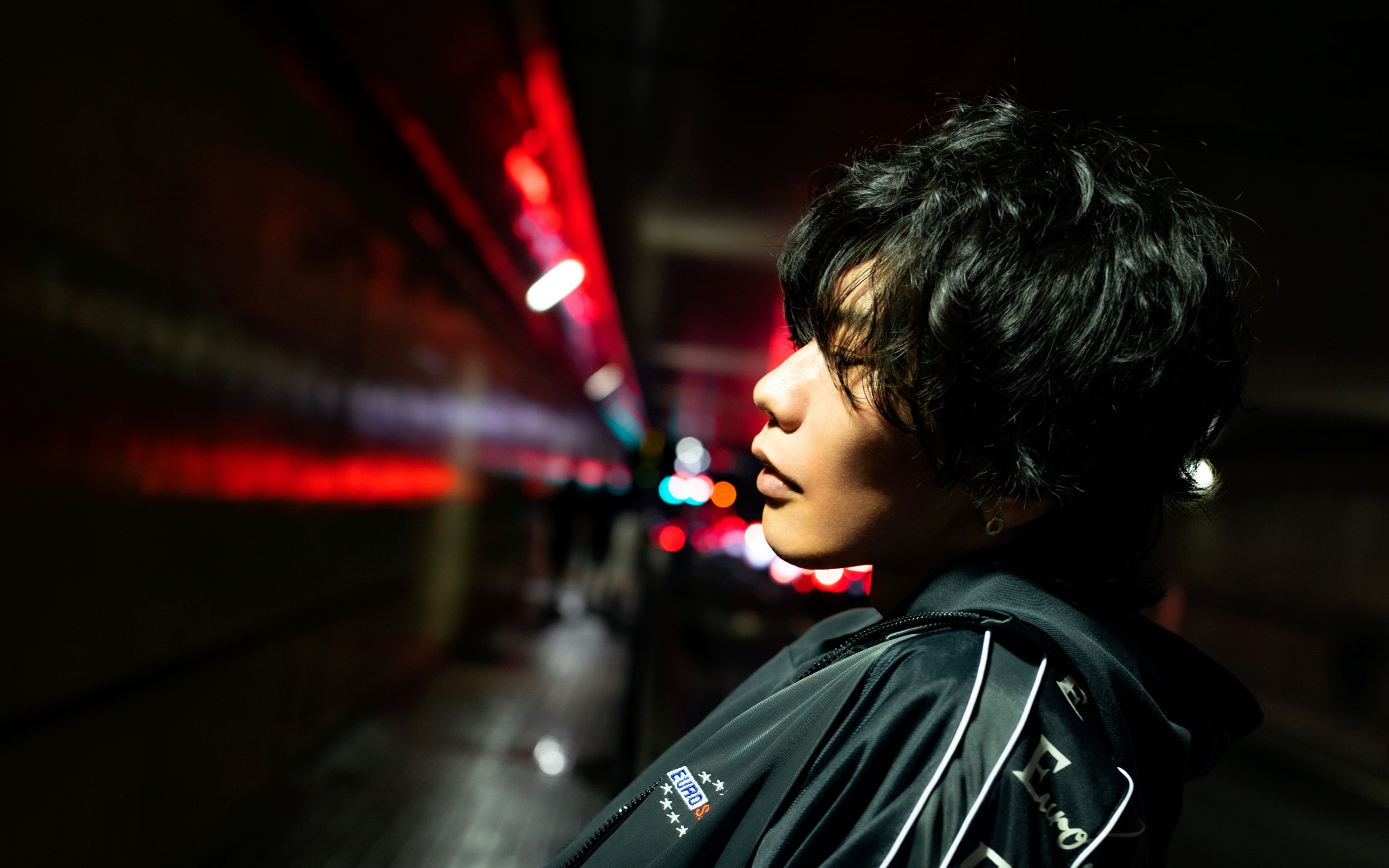 YONEZU ARTIST PHOTO KICK BACK Photo Credit Jiro Konami KENSHI YONEZU ARTIST PHOTO KICK BACK Photo Credit Jiro Konami