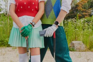 Galaxy Watch 5 Golf Edition in Graphite and Z FOLD4 in Gray Green