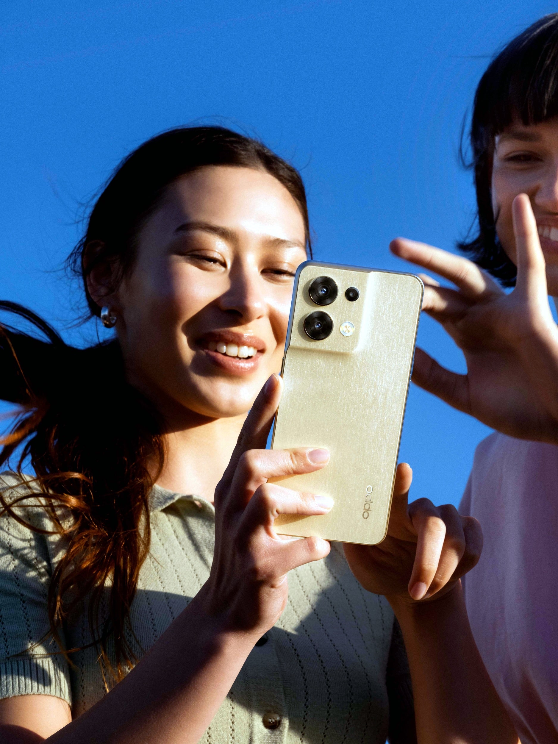 OPPO Reno8 5G in Sunkissed Beige - Smooth Experience